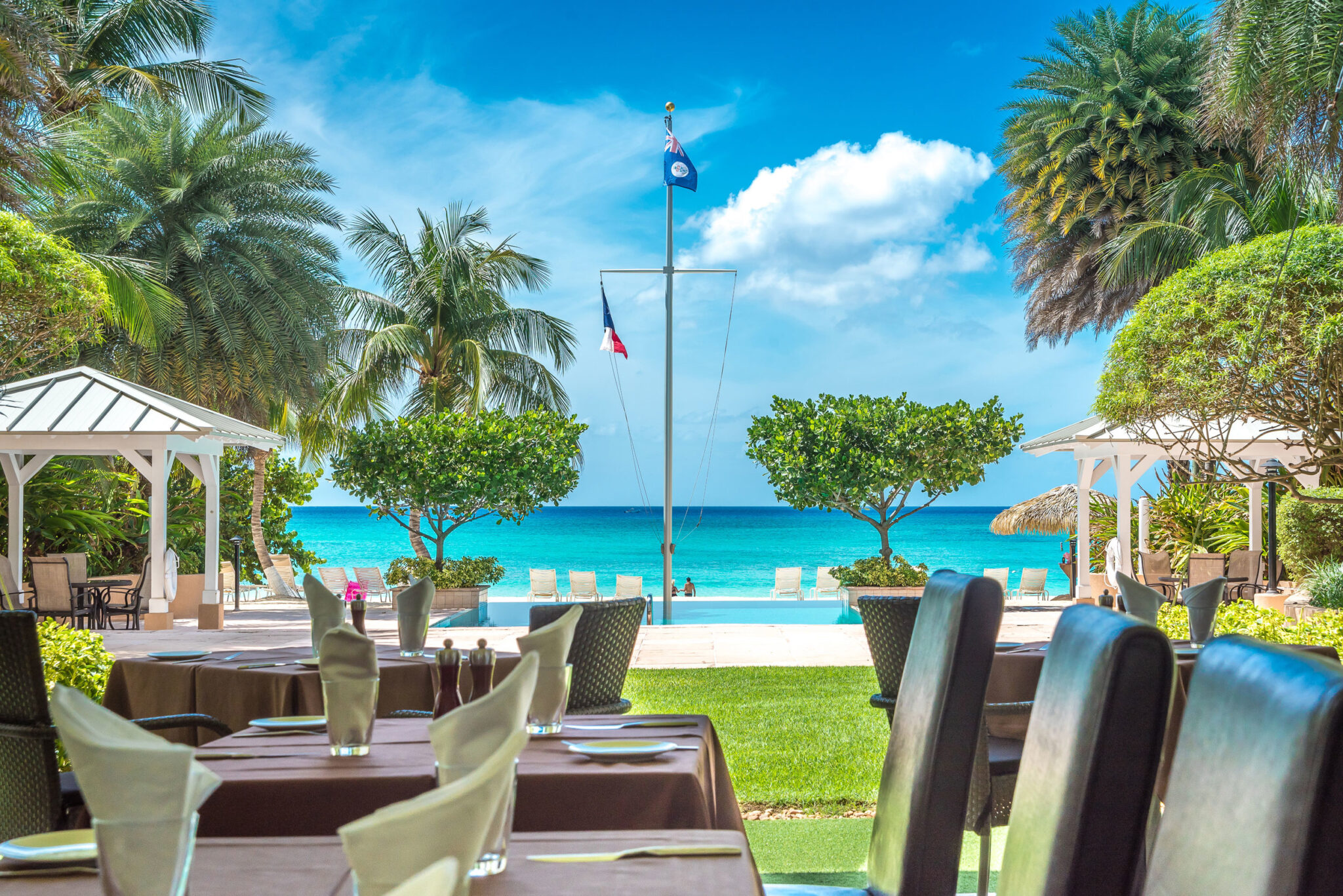 The Best Restaurants In The Cayman Islands - Luxury estate in Cayman